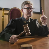 Photo of КС РФ разъяснил, когда работник без высшего юридического образования может представлять организацию в арбитражном суде